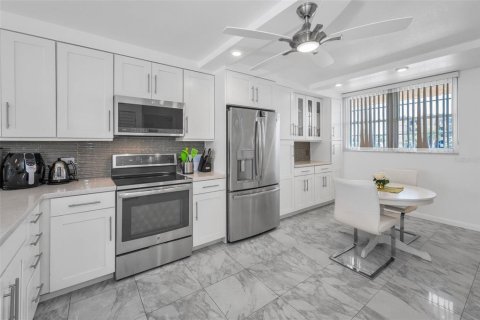 Copropriété à louer à Indian Shores, Floride: 2 chambres, 86.86 m2 № 2436762 - photo 24