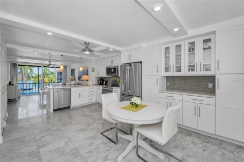 Copropriété à louer à Indian Shores, Floride: 2 chambres, 86.86 m2 № 2436762 - photo 19