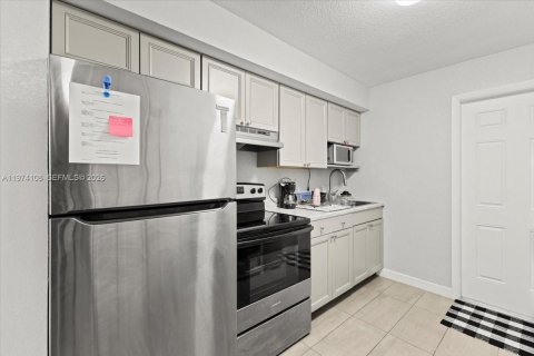 Купить коммерческую недвижимость в Форт-Лодердейл, Флорида 127.83м2, № 2044443 - фото 8