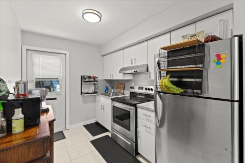 Купить коммерческую недвижимость в Форт-Лодердейл, Флорида 127.83м2, № 2044443 - фото 25