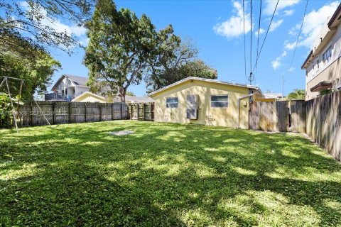 Купить коммерческую недвижимость в Форт-Лодердейл, Флорида 127.83м2, № 2044443 - фото 19