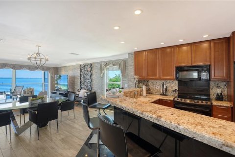 Copropriété à vendre à Longboat Key, Floride: 3 chambres, 122.91 m2 № 2101788 - photo 19