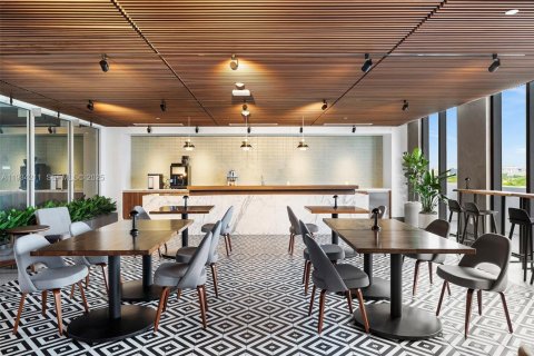 Снять в аренду квартиру в Майами, Флорида 3 спальни, 145.58м2, № 1992456 - фото 9