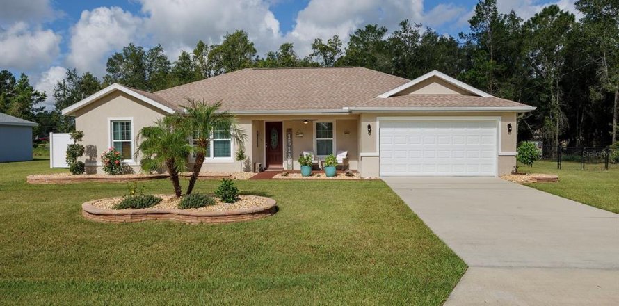 House in Summerfield, Florida 3 bedrooms, 163.79 sq.m. № 2109099