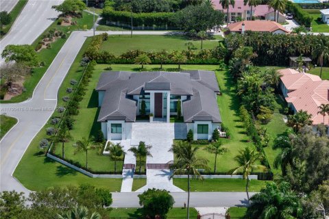 Casa en venta en Plantation, Florida, 4 dormitorios № 1992855 - foto 1