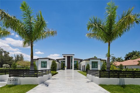 Casa en venta en Plantation, Florida, 4 dormitorios № 1992855 - foto 5