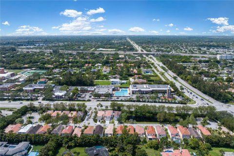Casa en venta en Plantation, Florida, 4 dormitorios № 1992855 - foto 4