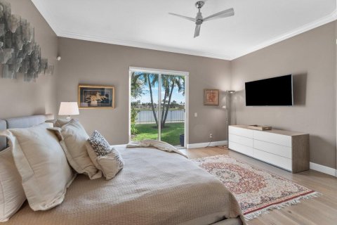 House in Wellington, Florida 3 bedrooms, 185.9 sq.m. № 2158199 - photo 23
