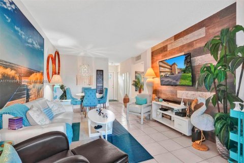 Condominio en venta en Lauderdale Lakes, Florida, 2 dormitorios, 87.7 m2 № 1936774 - foto 6