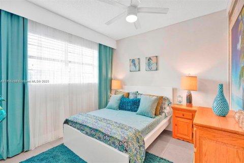 Condominio en venta en Lauderdale Lakes, Florida, 2 dormitorios, 87.7 m2 № 1936774 - foto 15