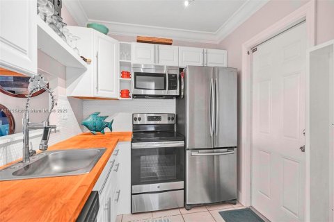 Condominio en venta en Lauderdale Lakes, Florida, 2 dormitorios, 87.7 m2 № 1936774 - foto 9