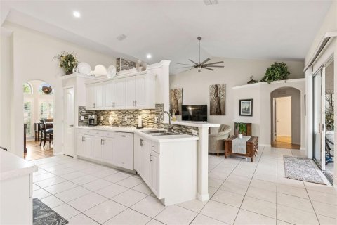 Casa en venta en Deltona, Florida, 3 dormitorios, 198.25 m2 № 1880806 - foto 18