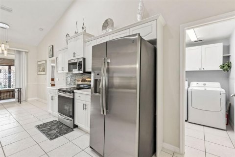 Casa en venta en Deltona, Florida, 3 dormitorios, 198.25 m2 № 1880806 - foto 21