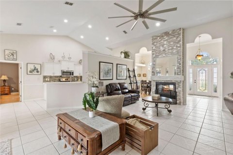 Casa en venta en Deltona, Florida, 3 dormitorios, 198.25 m2 № 1880806 - foto 12