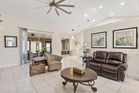 Casa en venta en Deltona, Florida, 3 dormitorios, 198.25 m2 № 1880806 - foto 13