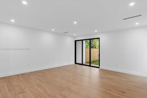 Adosado en venta en Miami, Florida, 3 dormitorios, 173.82 m2 № 1377186 - foto 14