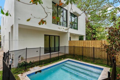 Adosado en venta en Miami, Florida, 3 dormitorios, 173.82 m2 № 1377186 - foto 7