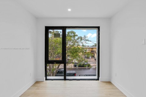 Adosado en venta en Miami, Florida, 3 dormitorios, 173.82 m2 № 1377186 - foto 30
