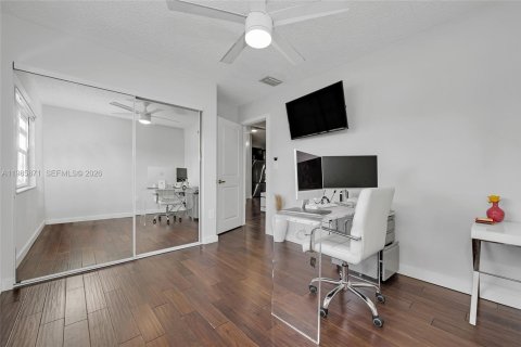 Condominio en venta en Hialeah, Florida, 2 dormitorios, 94.76 m2 № 2046589 - foto 23