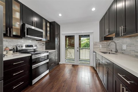 Condominio en venta en Hialeah, Florida, 2 dormitorios, 94.76 m2 № 2046589 - foto 12