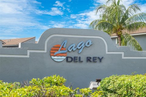 Condominio en venta en Hialeah, Florida, 2 dormitorios, 94.76 m2 № 2046589 - foto 4