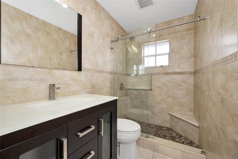 Condominio en venta en Hialeah, Florida, 2 dormitorios, 94.76 m2 № 2046589 - foto 25