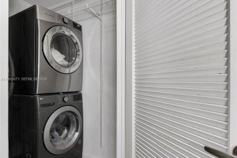 Condominio en venta en Hialeah, Florida, 2 dormitorios, 94.76 m2 № 2046589 - foto 26