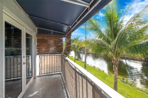 Condominio en venta en Hialeah, Florida, 2 dormitorios, 94.76 m2 № 2046589 - foto 28