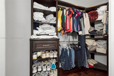 Condominio en venta en Hialeah, Florida, 2 dormitorios, 94.76 m2 № 2046589 - foto 20