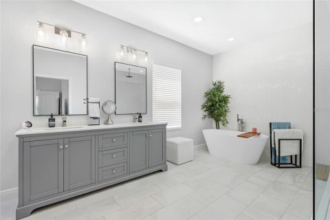 House in Bradenton, Florida 3 bedrooms, 256.41 sq.m. № 2103229 - photo 4
