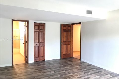 Снять в аренду кондоминиум в Майами, Флорида 2 спальни, 139.54м2, № 1992498 - фото 9