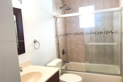 Снять в аренду кондоминиум в Майами, Флорида 2 спальни, 139.54м2, № 1992498 - фото 15