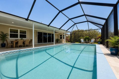 House in Punta Gorda, Florida 2 bedrooms, 148.46 sq.m. № 2203616 - photo 6