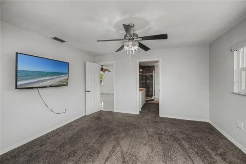 House in Punta Gorda, Florida 2 bedrooms, 148.46 sq.m. № 2203616 - photo 25