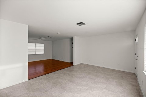 House in Ocala, Florida 2 bedrooms, 114.55 sq.m. № 1853310 - photo 7
