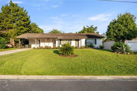 House in Ocala, Florida 2 bedrooms, 114.55 sq.m. № 1853310 - photo 1