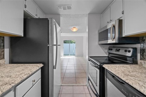 Adosado en alquiler en Tampa, Florida, 2 dormitorios, 80.82 m2 № 1900249 - foto 2