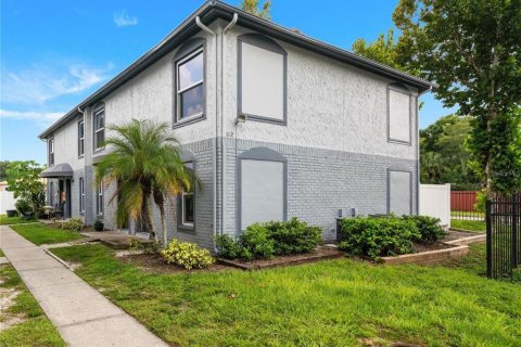 Adosado en alquiler en Tampa, Florida, 2 dormitorios, 80.82 m2 № 1900249 - foto 1