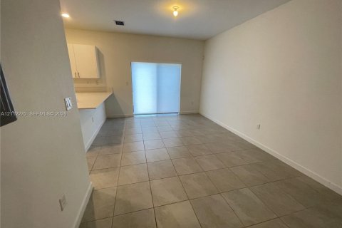 Villa ou maison à louer à Homestead, Floride: 3 chambres, 149.76 m2 № 2432266 - photo 6