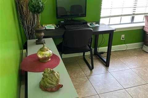 Immobilier commercial à louer à Jacksonville, Floride: 112.6 m2 № 1555680 - photo 2