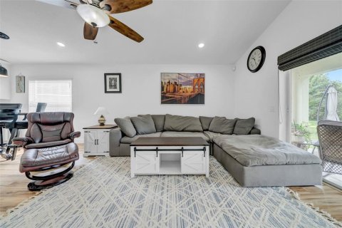 Casa en venta en Brooksville, Florida, 4 dormitorios, 184.97 m2 № 1901526 - foto 19