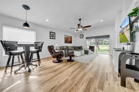 Casa en venta en Brooksville, Florida, 4 dormitorios, 184.97 m2 № 1901526 - foto 4
