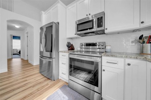 Casa en venta en Brooksville, Florida, 4 dormitorios, 184.97 m2 № 1901526 - foto 3