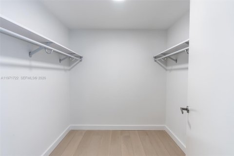 Condominio en venta en Bay Harbor Islands, Florida, 3 dormitorios, 170.01 m2 № 2032981 - foto 25