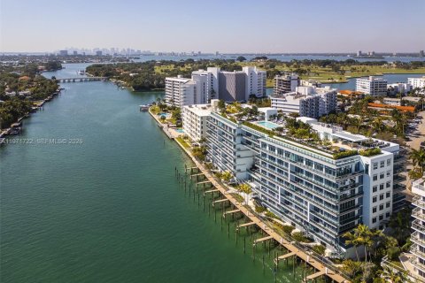 Condominio en venta en Bay Harbor Islands, Florida, 3 dormitorios, 170.01 m2 № 2032981 - foto 2