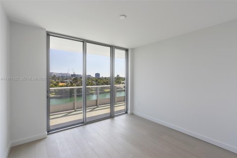 Condominio en venta en Bay Harbor Islands, Florida, 3 dormitorios, 170.01 m2 № 2032981 - foto 20