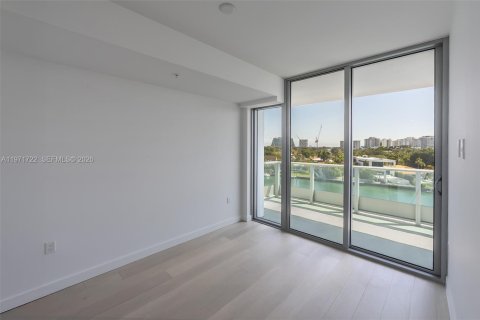 Condominio en venta en Bay Harbor Islands, Florida, 3 dormitorios, 170.01 m2 № 2032981 - foto 19