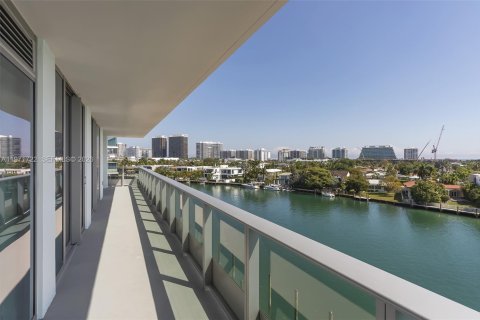 Condominio en venta en Bay Harbor Islands, Florida, 3 dormitorios, 170.01 m2 № 2032981 - foto 5