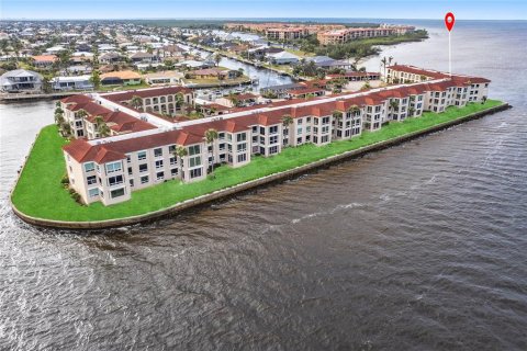 Copropriété à vendre à Punta Gorda, Floride: 2 chambres, 146.88 m2 № 1736270 - photo 3