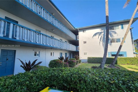 Copropriété à vendre à Hollywood, Floride: 2 chambres, 83.52 m2 № 1947831 - photo 26